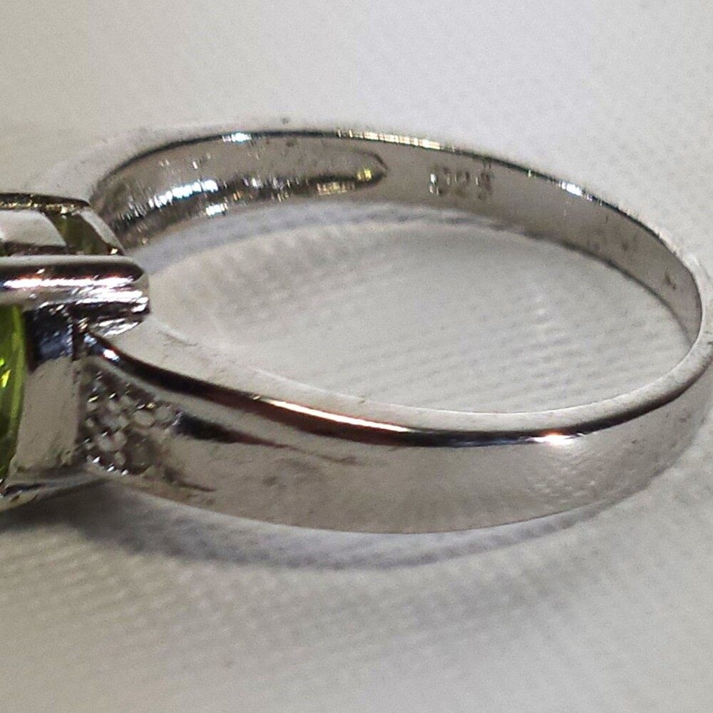 Peridot 1.8 Carats Ring Size 7-1/4 - image 7